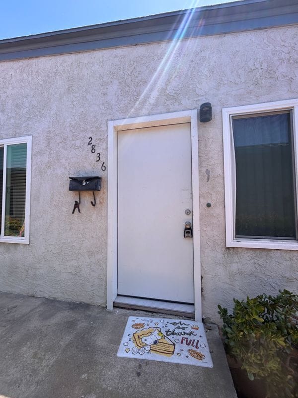 Building Photo - 2836 Jarvis St