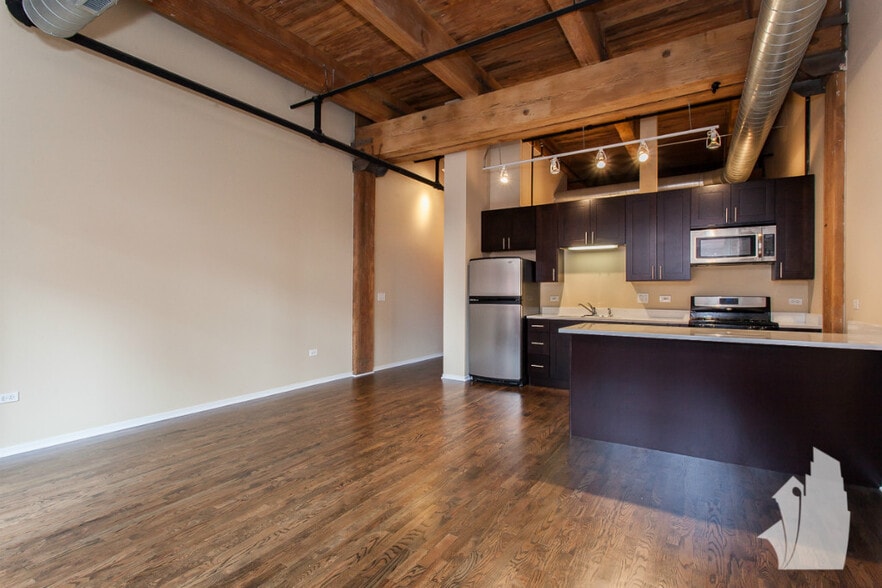 Building Photo - 1500 W Monroe St