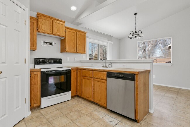 Building Photo - Welcome to Star! Great location 3 bed 2.5 Bath