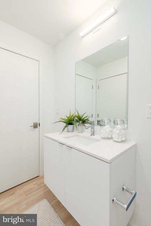 Building Photo - 1131-39 N Front St