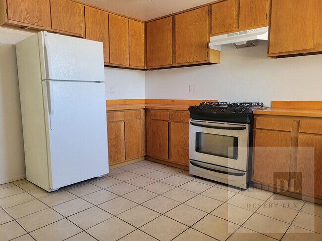Kitchen - 5827 Bagley Ave