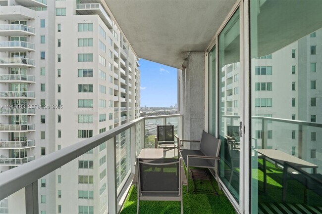 Building Photo - 253 NE 2nd St