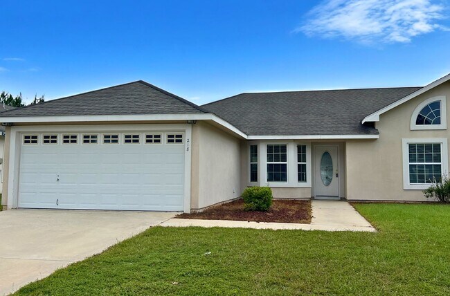 Primary Photo - 3/2 centrally located!!