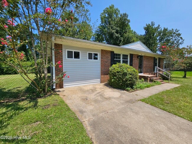 Primary Photo - 39 Cornell Dr