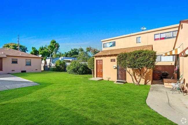 Building Photo - Casitas Alondra