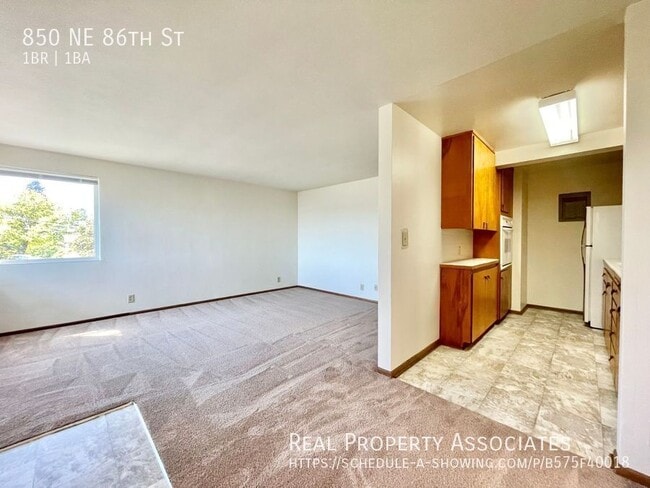 Building Photo - 850 NE 86th St