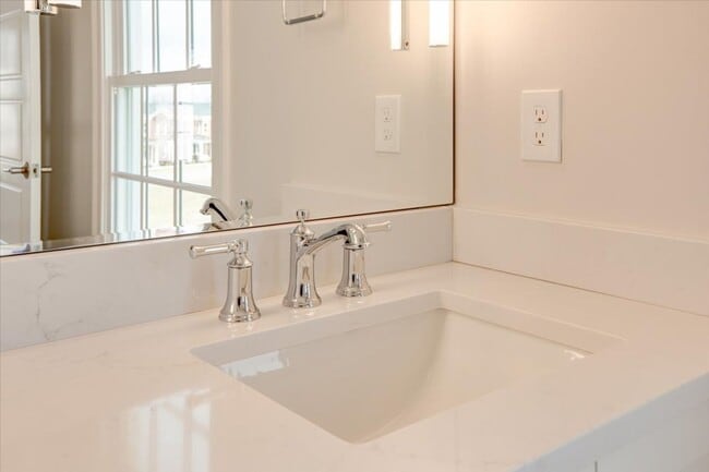 Building Photo - Brand New Construction Townhome in Norton Commons