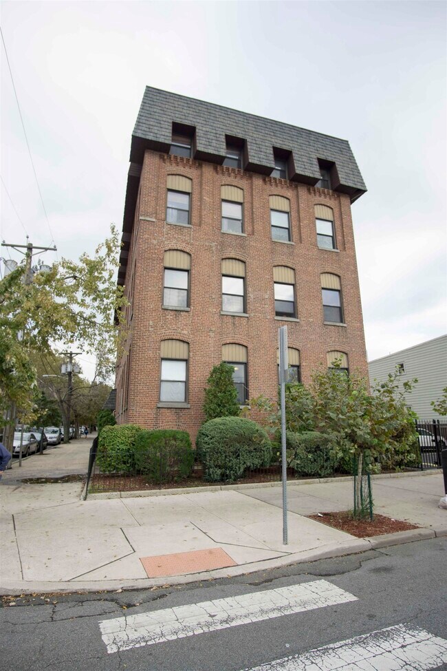 Building Photo - 200 Central Ave