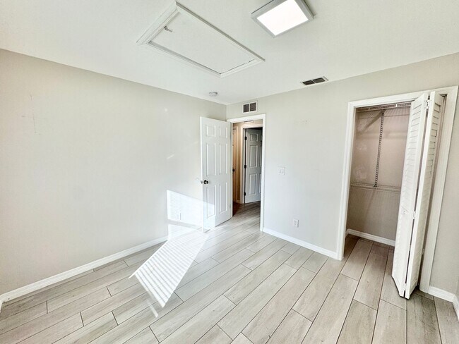 Building Photo - PB - Terrace Avenue Land Trust (2645 TA)