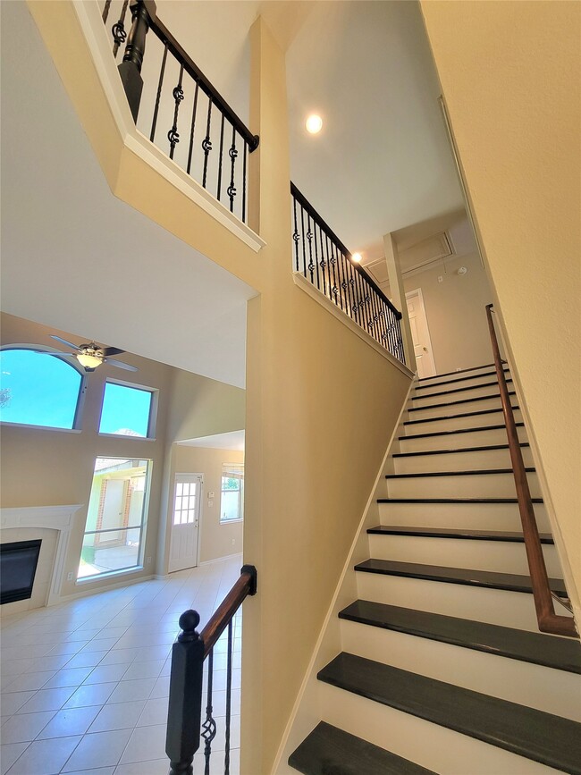 Building Photo - 2134 Hill Canyon Ct