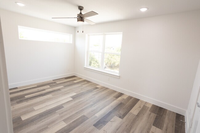 Building Photo - 3144 Wayside Ave