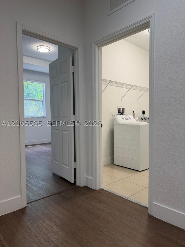 Building Photo - 4017 SW 149th Ct