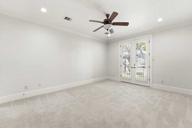 Building Photo - 5637 Overbrook Ln