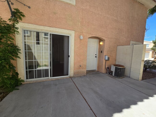Building Photo - Townhome in Dreamy Summerlin Area -8417 Ma...