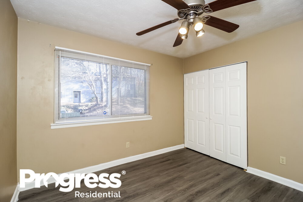 Building Photo - 972 Pine Hollow Rd