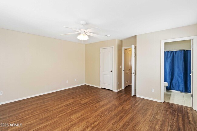 Building Photo - 10 N 88th Ave