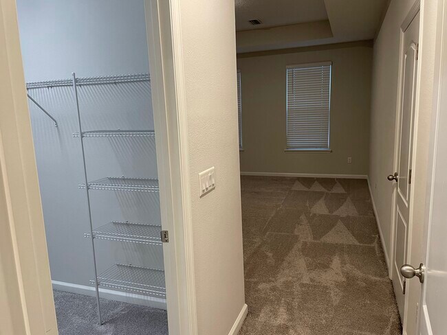 Building Photo - 64 Seastar Ct