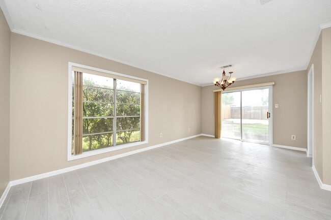 Building Photo - 1307 Glen Echo Dr