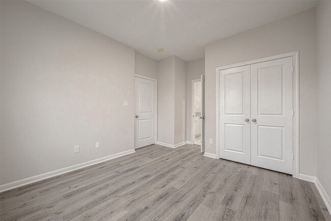 Building Photo - 2528 S Texas Ave