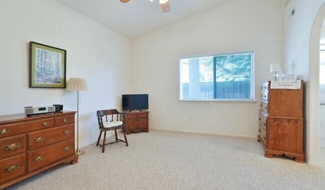 Building Photo - 1036 Willowcrest Dr