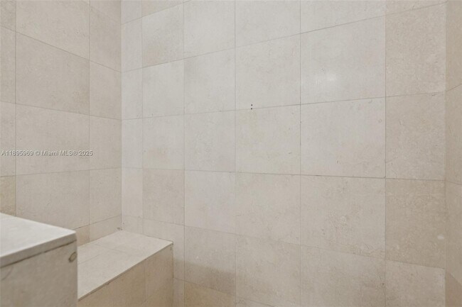 Building Photo - 1060 Brickell Ave