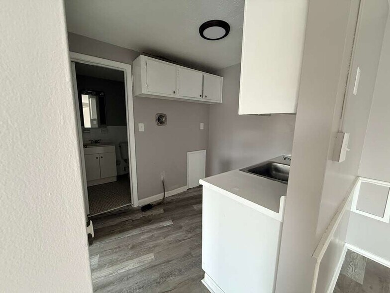 Building Photo - 13444 Euclid Ave