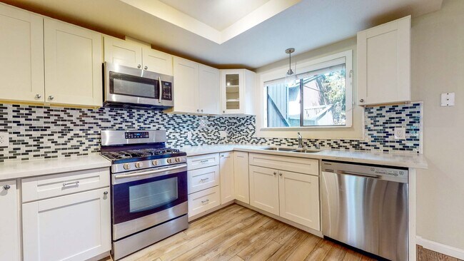 Building Photo - PURE Property Management Presents: Beautiful 3 Bedroom/2 Bath in Santa Rosa!