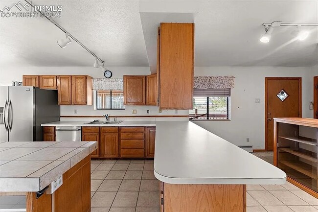 Building Photo - 497 South Avenida Del Oro E