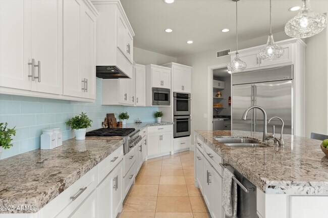 Building Photo - 1407 E Coral Cove Dr
