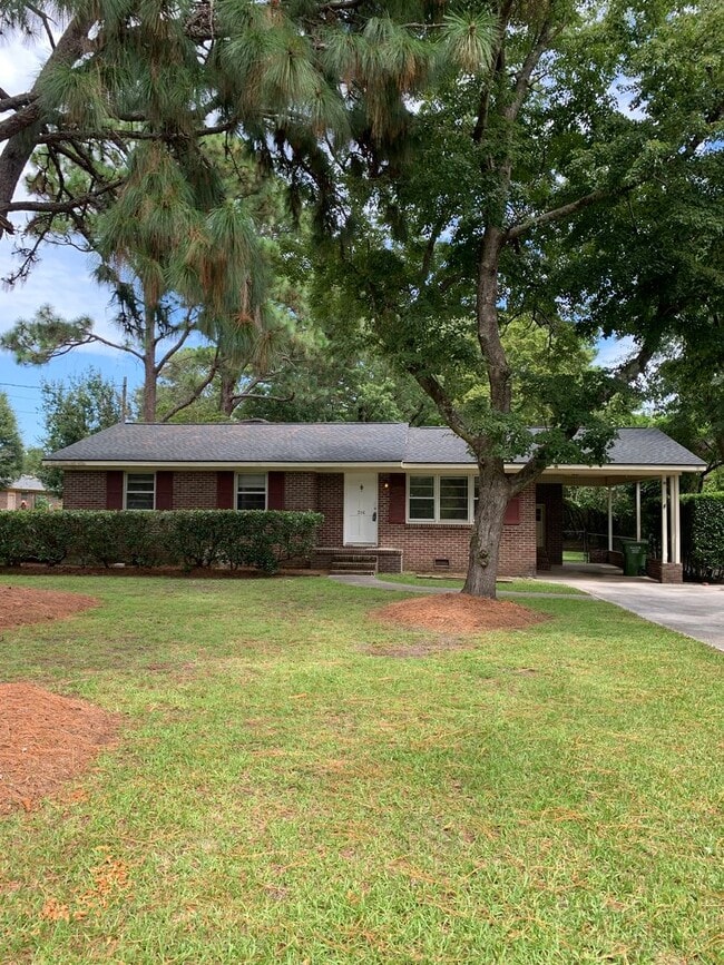 Primary Photo - 3 Bedroom 1.5 Bath House on N. Wallace Ava...