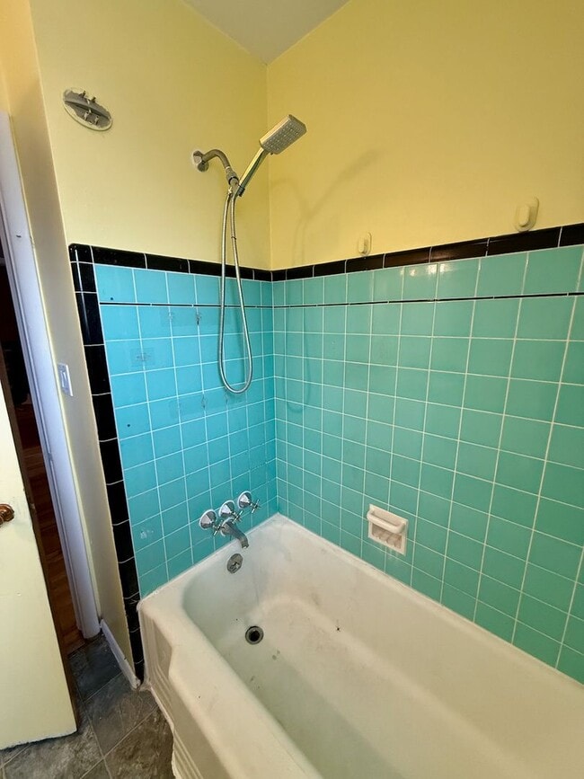 Building Photo - Ideally Located 3 Bed 1.5 Bath Spokane Hom...