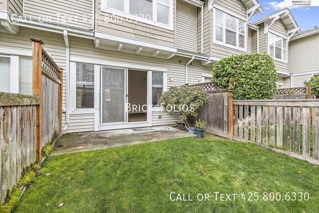 Building Photo - Prime Bellevue Location – Parkside Townhom...