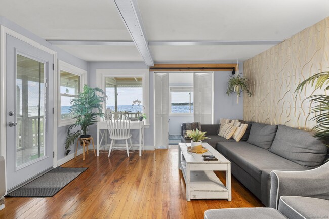 Building Photo - 105 Sunset Beach Rd