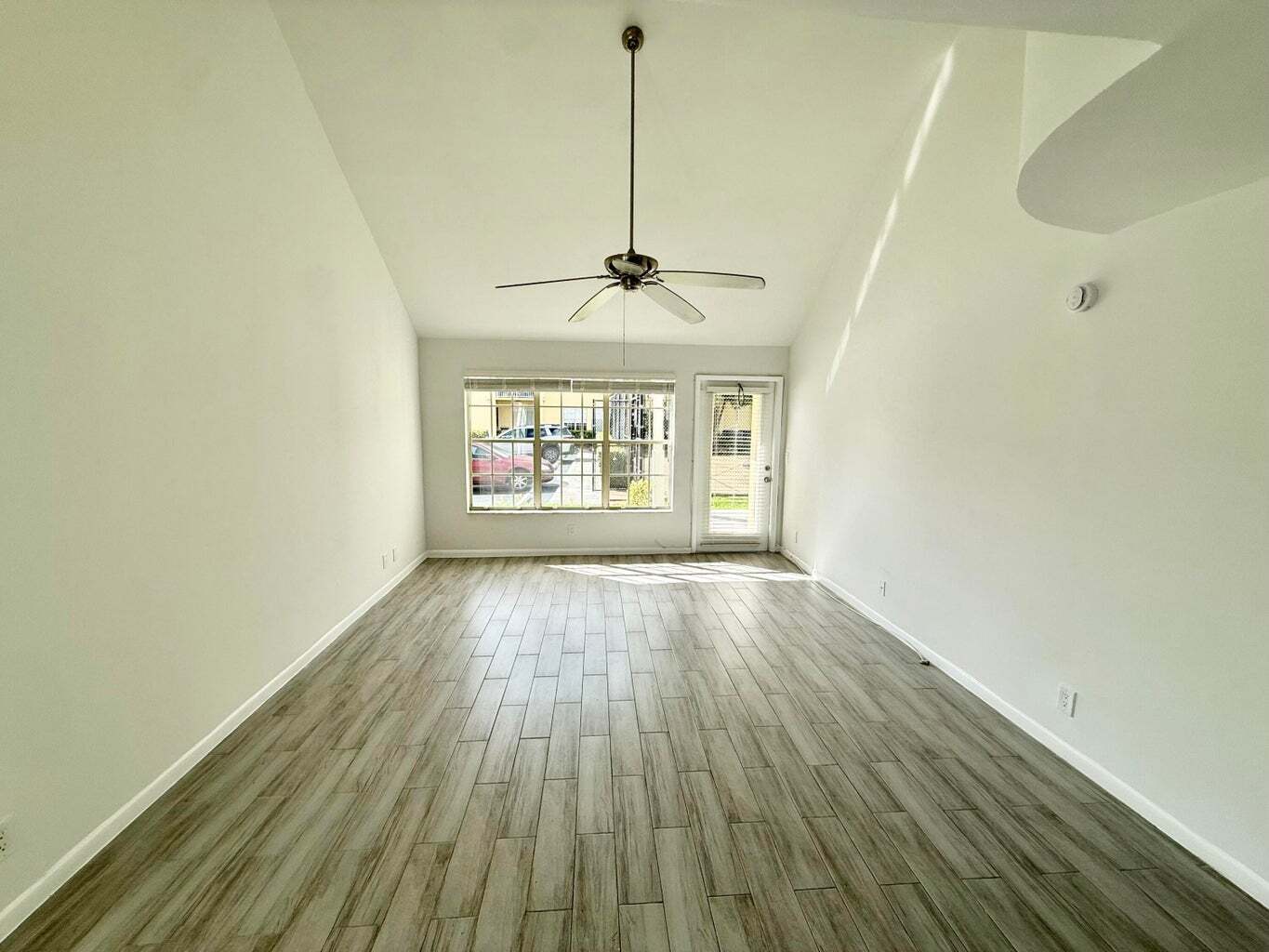 Building Photo - 6307 La Costa Dr