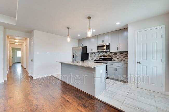 Building Photo - 5405 Groveton St