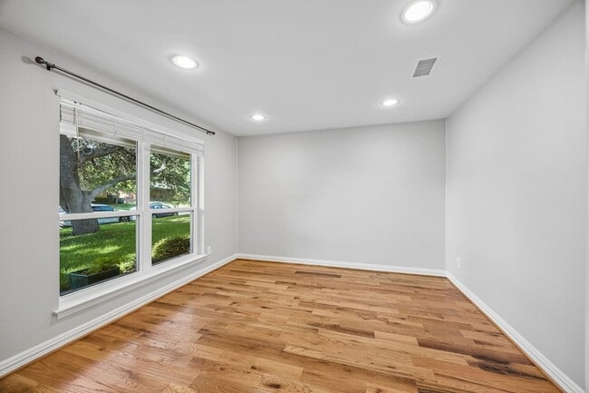 Building Photo - 2223 Freeland Way