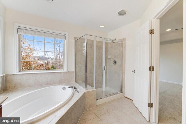 Building Photo - 42639 Chisholm Dr