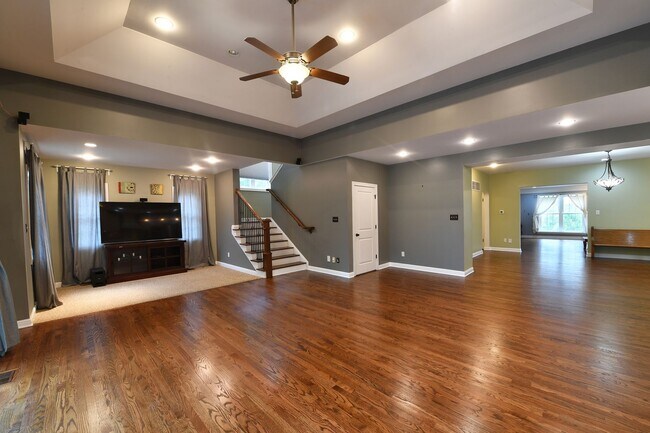 Building Photo - 106 Manlyn Dr