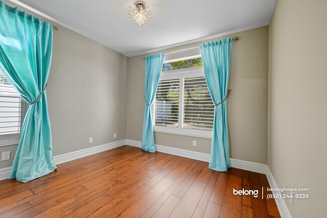 Building Photo - 4911 Amador Dr