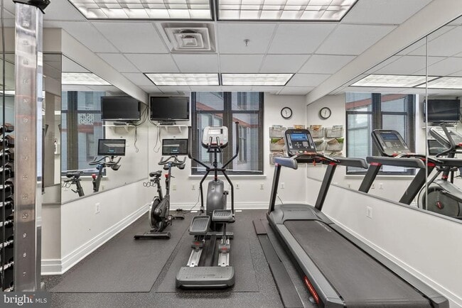 Building Photo - 2120 Vermont Ave NW