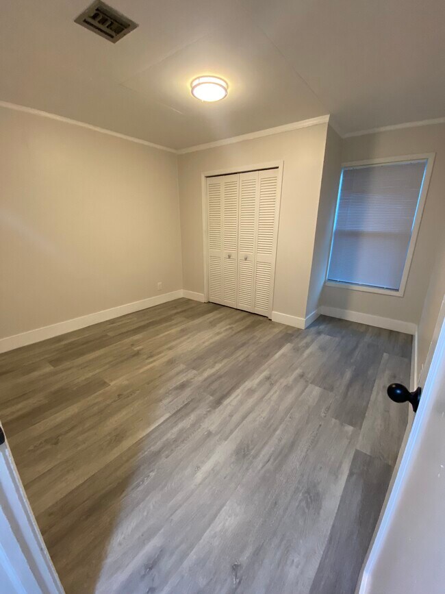 Building Photo - 6514 Garden Ave