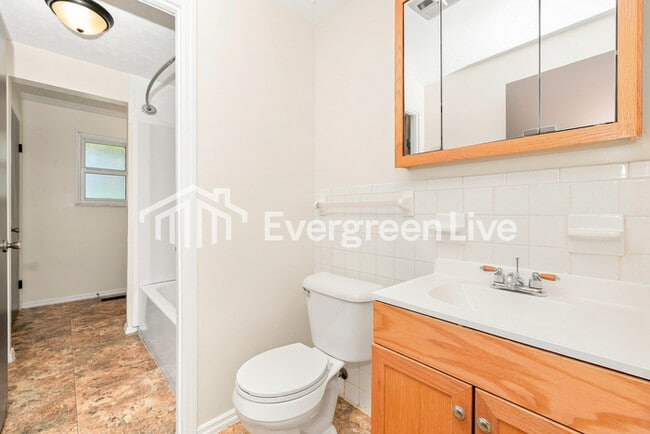 Building Photo - 7215 Sancroft Dr