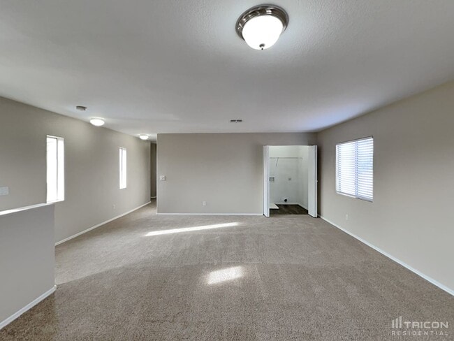 Building Photo - 2618 S Devonna Ln