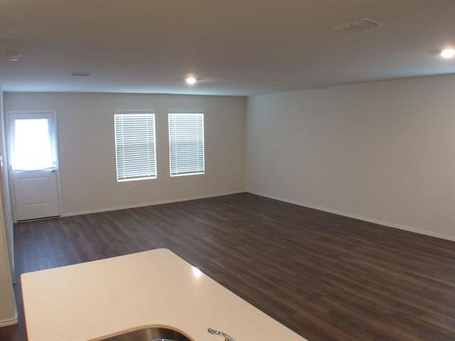 Building Photo - 1014 Lady Bird St
