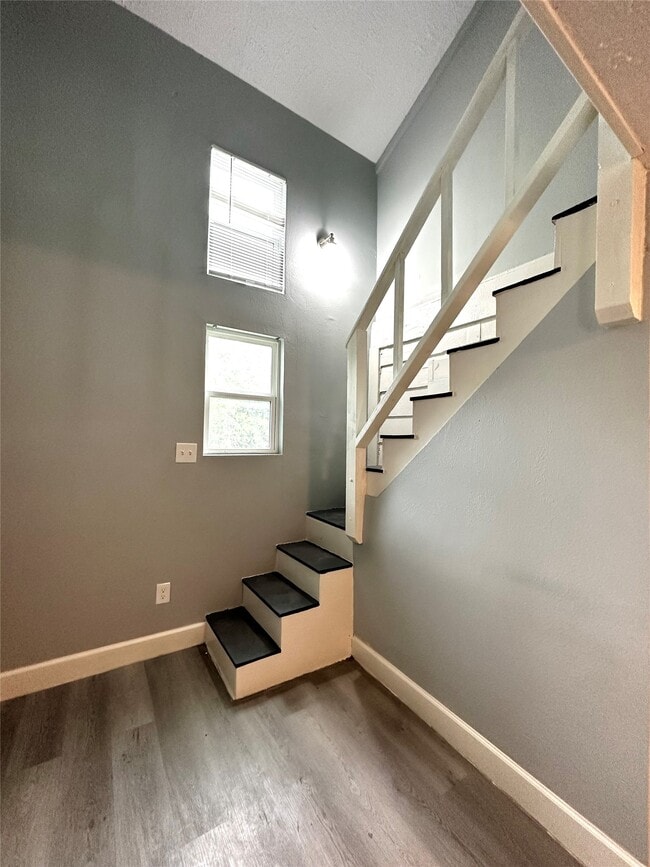 Building Photo - 4318 1st St