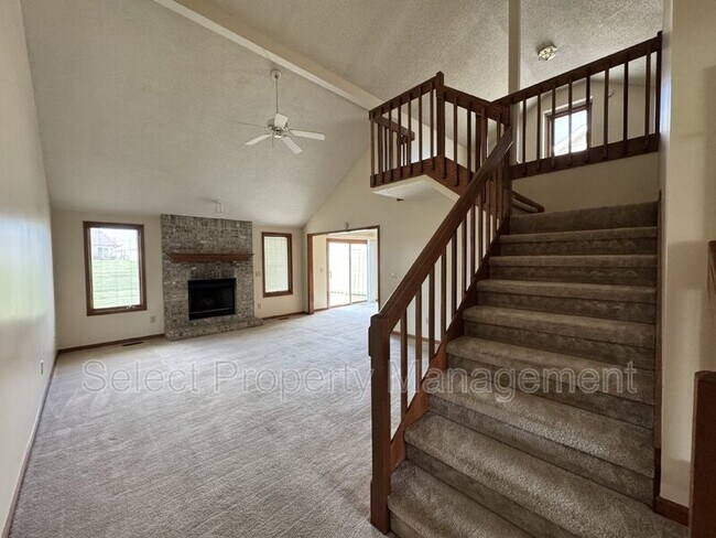 Building Photo - 7459 Montclair Dr