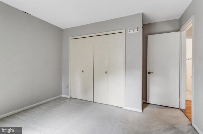 Building Photo - 5707 Waters Edge Landing Court