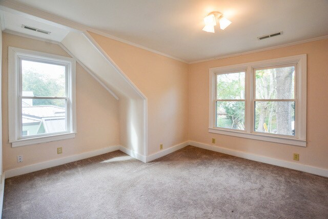 Building Photo - 10 Riverdale Dr