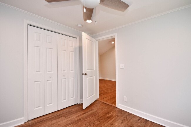 Building Photo - Charming 3/2.5 House with Lawn Care included!