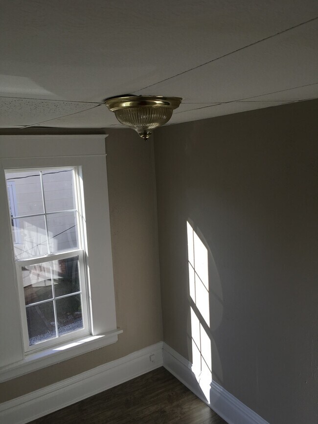 Building Photo - 344 Oney Ave